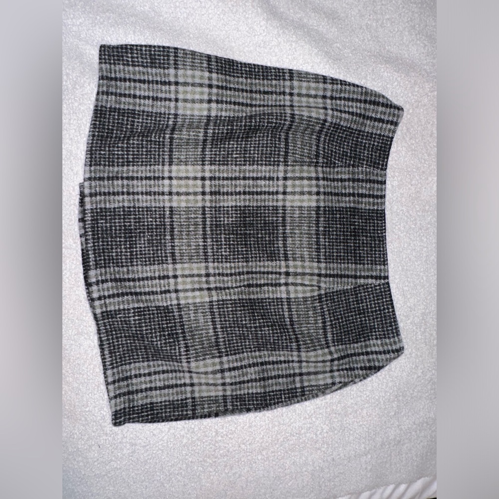 plaid skirt! never worn, but no tag!